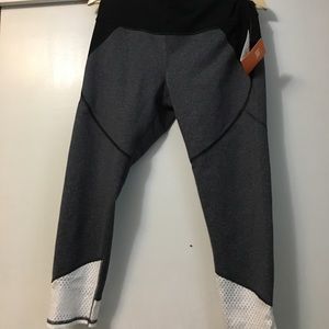 Lucy Capri length Workout pants